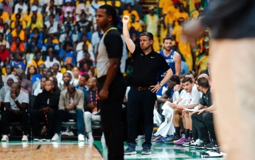 المدرب البرتغالي فاسكو كورادو يعلن اعتناقه الإسلام في تونس (فيديو)