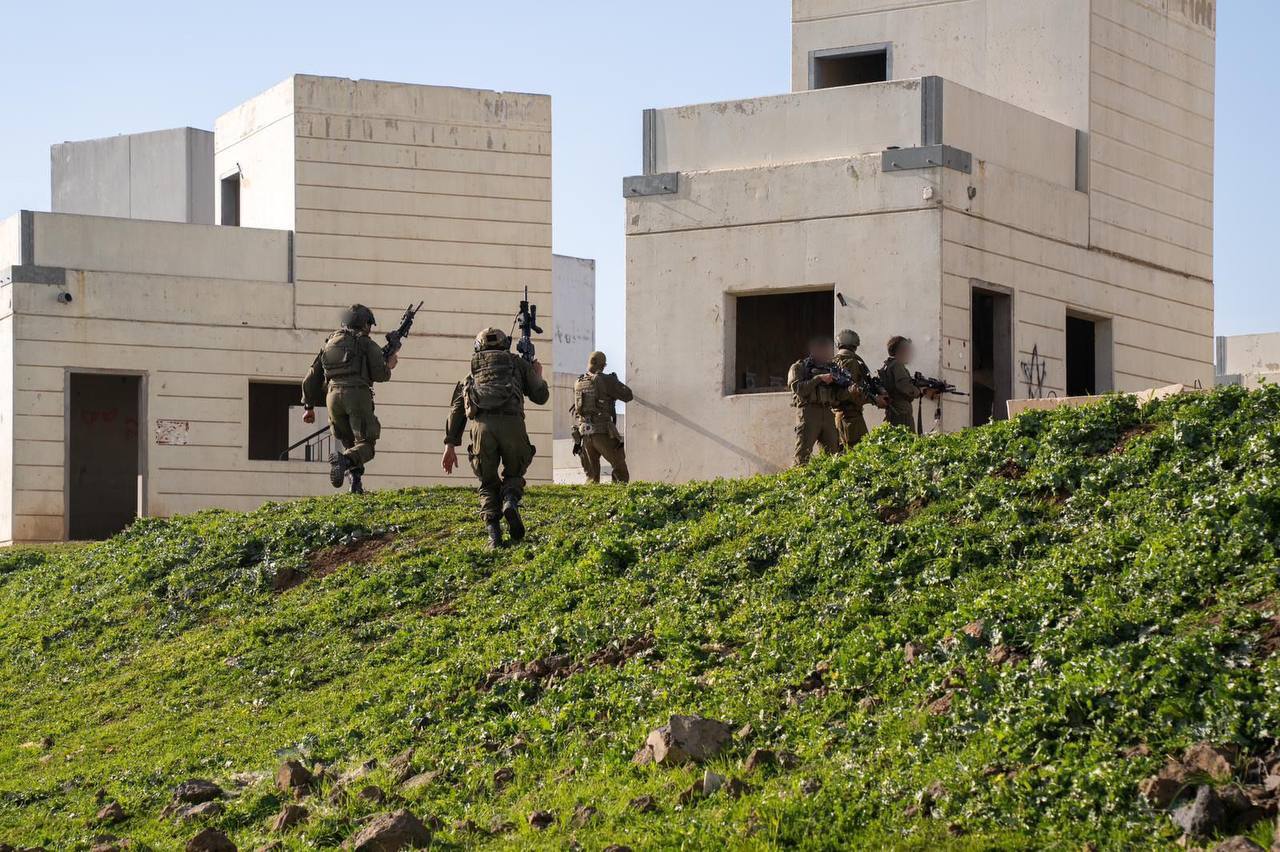 الجيش الإسرائيلي: الفرقة 36 انضمت إلى توسيع العملية البرية المركزة في جنوب لبنان (صور + فيديو)