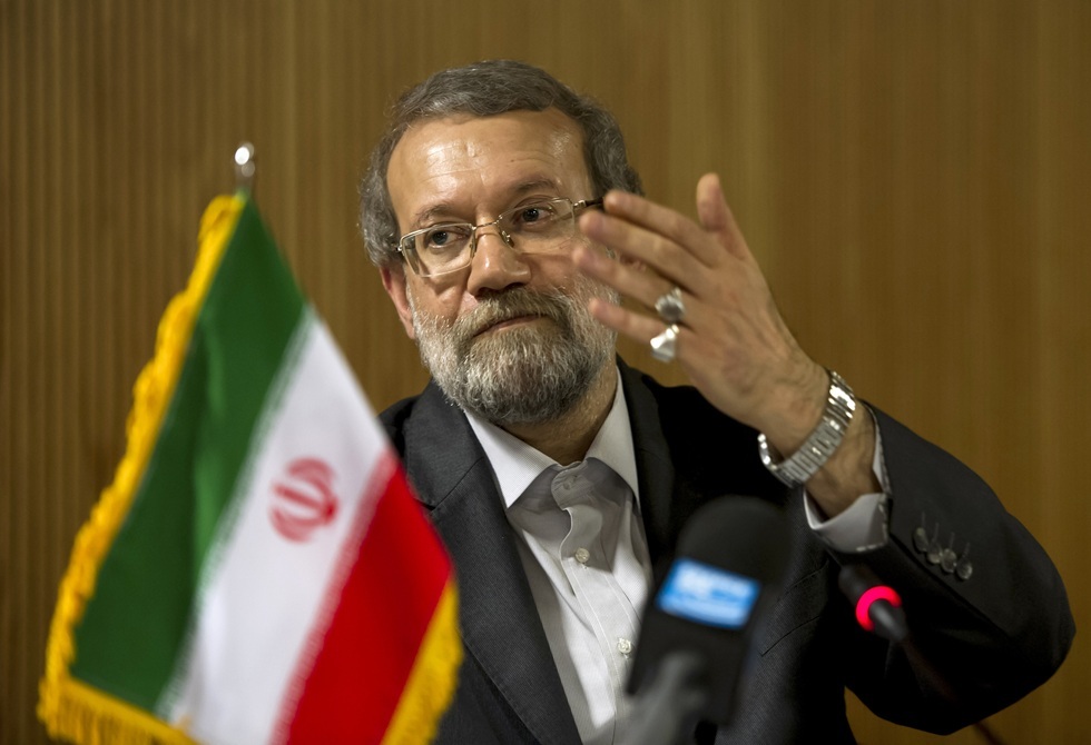 "معاريف": محاولة اغتيال استهدفت علي لاريجاني الليلة الماضية في إيران