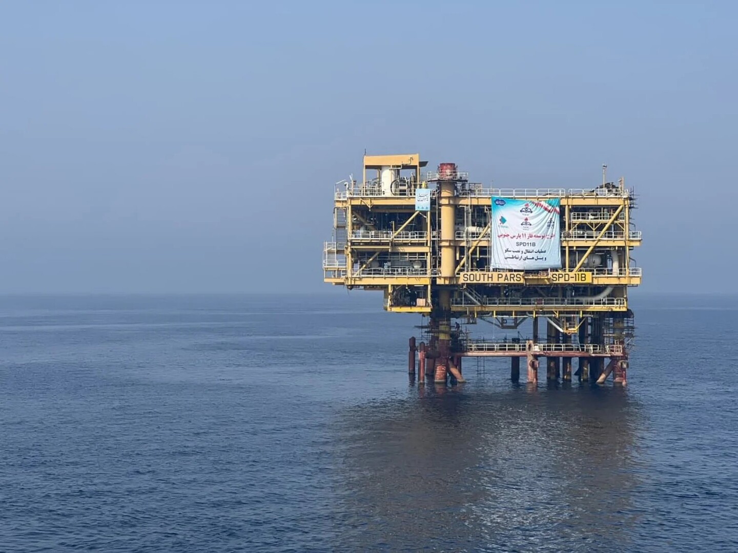 هجوم إسرائيلي أمريكي مشترك يستهدف مصافي "بارس الجنوبي" للغاز في إيران