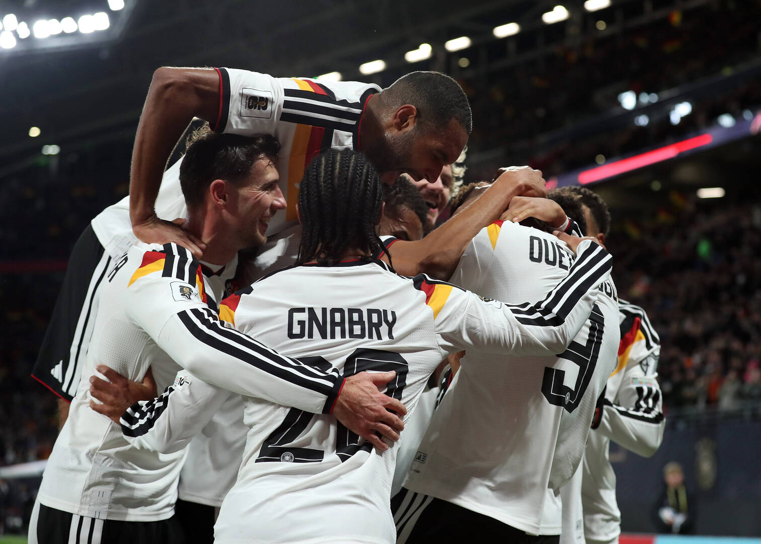 قميص ألمانيا "غير اعتيادي" يظهر لأول مرة في مواجهة سويسرا