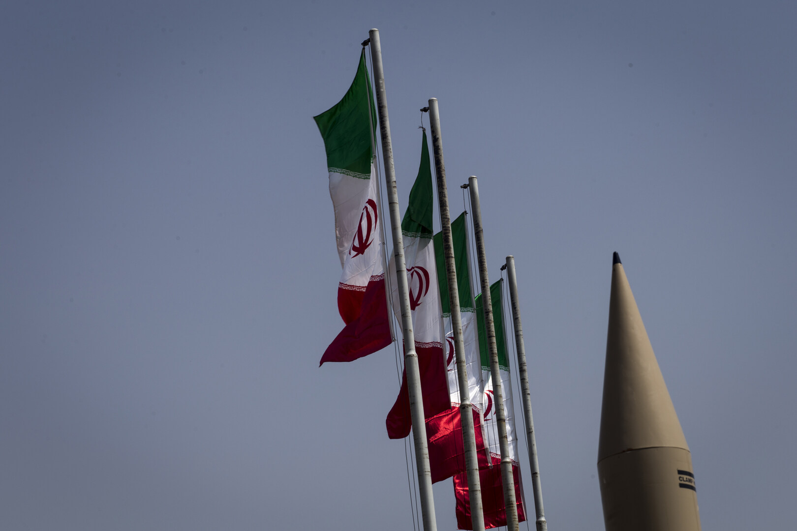 الحرس الثوري يتوعد بتكتيكات هجومية جديدة وتوسيع نطاق الحرب بعد رصد نقاط ضعف العدو