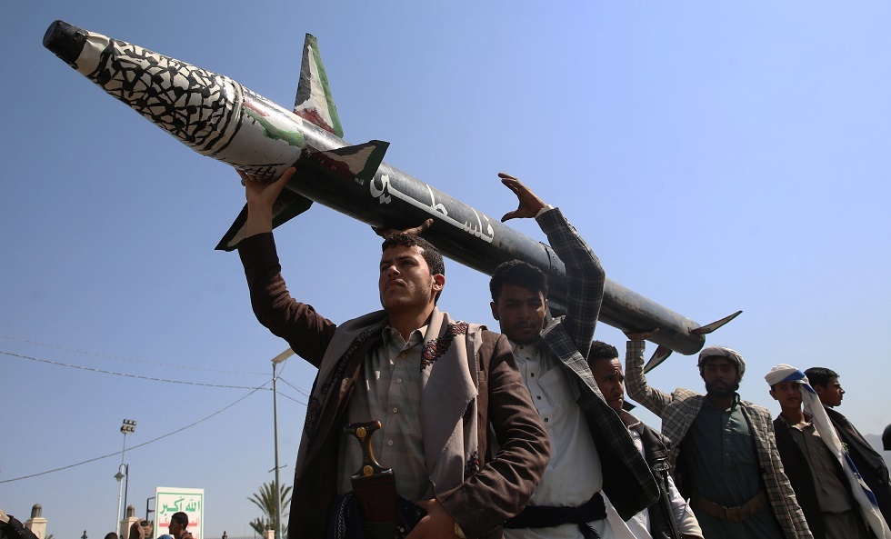 "وول ستريت جورنال": الرياض تحاول منع الحوثيين من المشاركة بالصراع في الشرق الأوسط