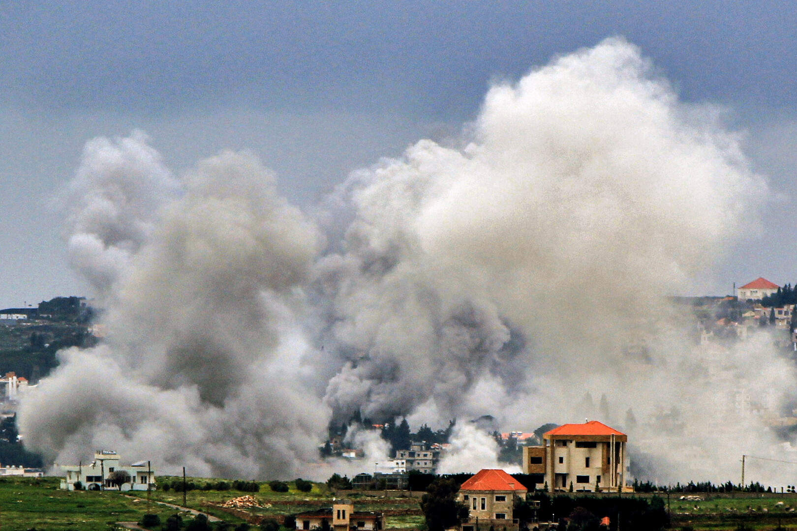 اشتباكات عنيفة في بلدة مركبا جنوب لبنان بين "حزب الله" والجيش الإسرائيلي