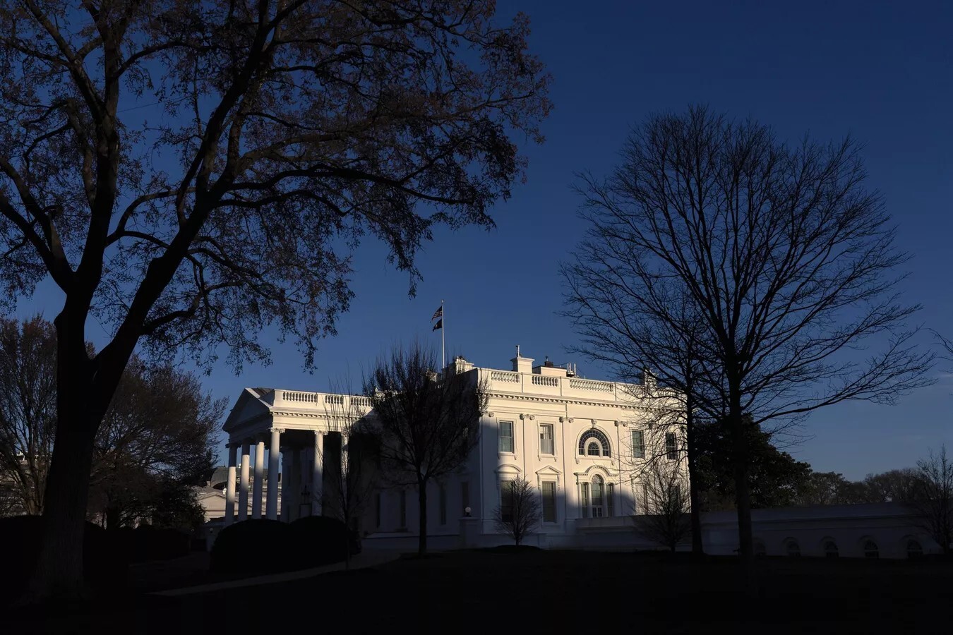 البيت الأبيض: الوضع حول مفاوضات واشنطن وطهران متقلب