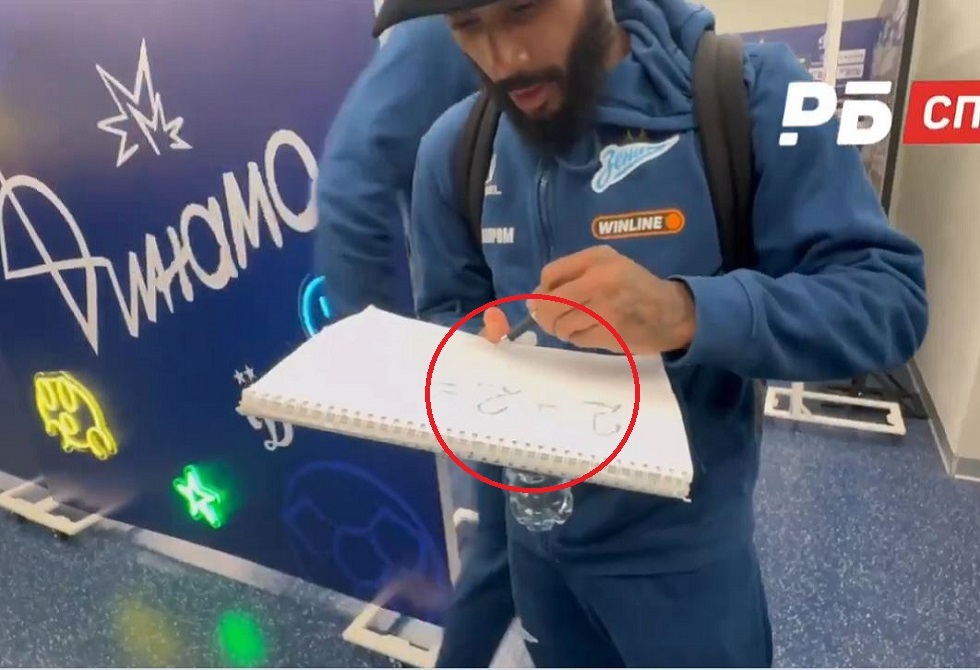 لاعب كرة قدم يجيب على (٢+٢=؟).. تعرف على راتبه! (فيديو)