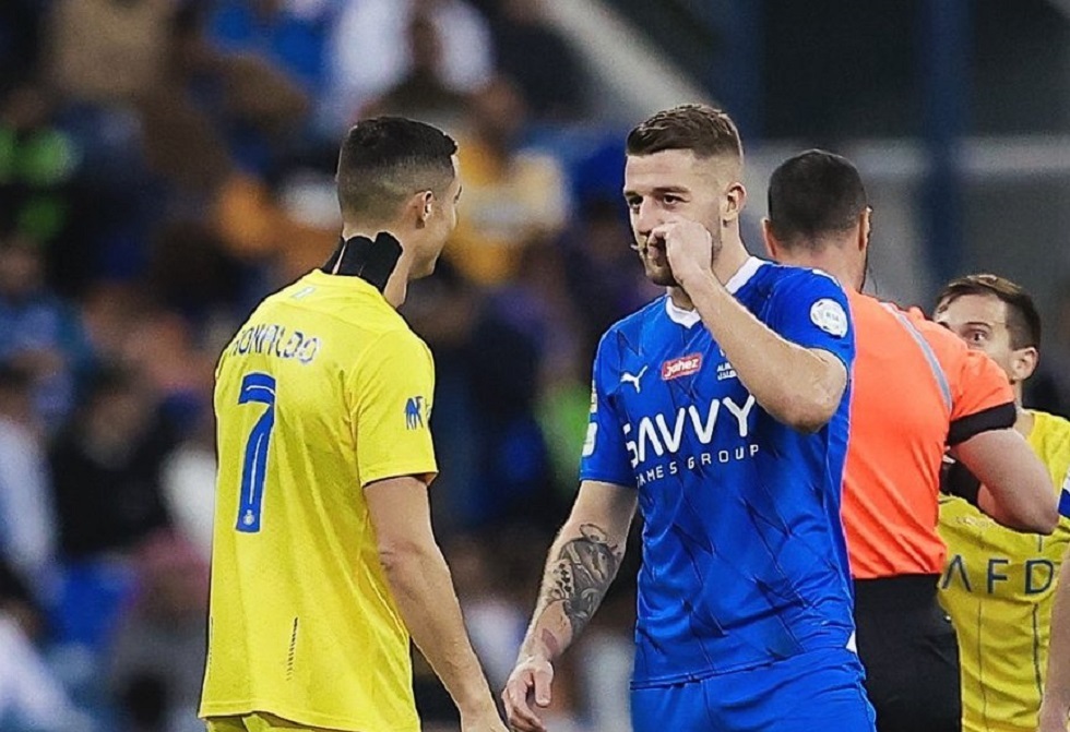 "أبو شنب".. نجم الهلال السعودي يحصل على جائزة "الكرة الذهبية" من صربيا (صور)