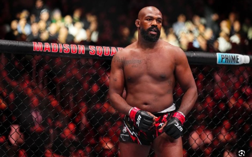 أسطورة القتال الحر جونز ينضم رسميا إلى دوري IBA للملاكمة بدون قفازات ويحل ضيفا مميزا في سان بطرسبورغ