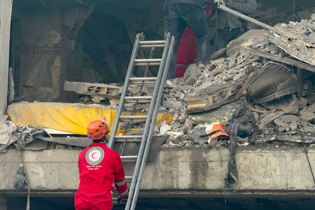 "أكسيوس": البنتاغون يبحث "توجيه ضربة قاضية لإيران"