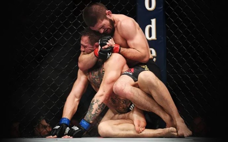 "هيمنة بلا هزيمة".. حبيب نورمحمدوف الأفضل في التاريخ