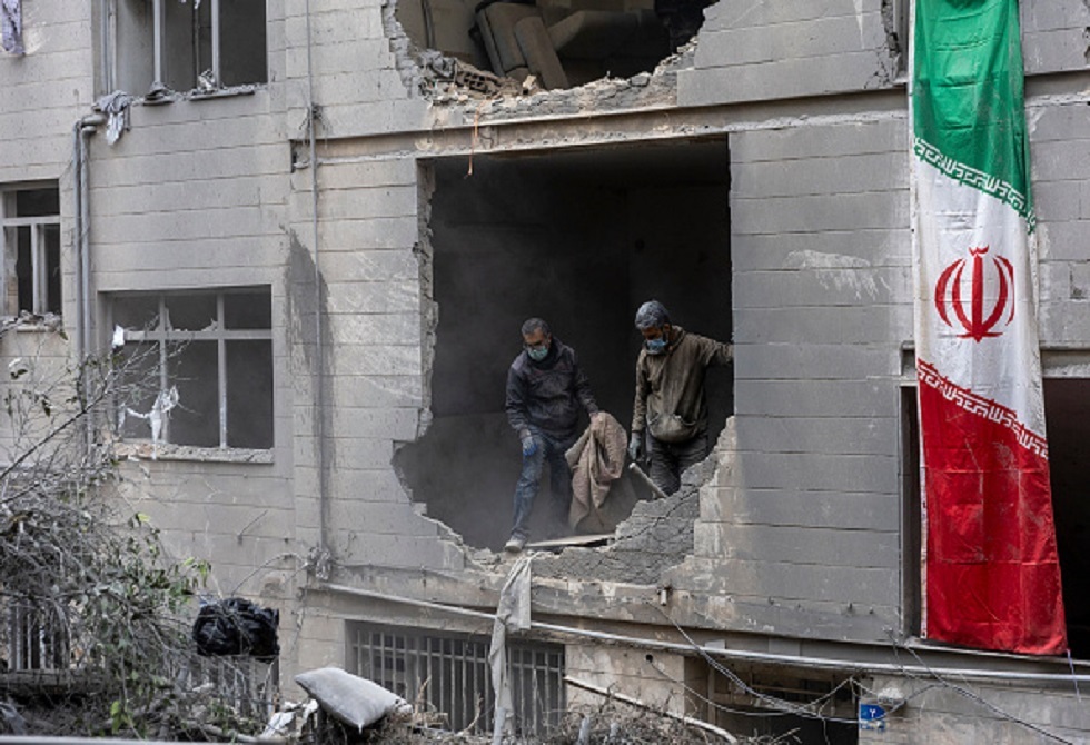 طهران تربط بين غارات معادية وأنشطة خلية استخباراتية تم توقيفها في محافظة سمنان