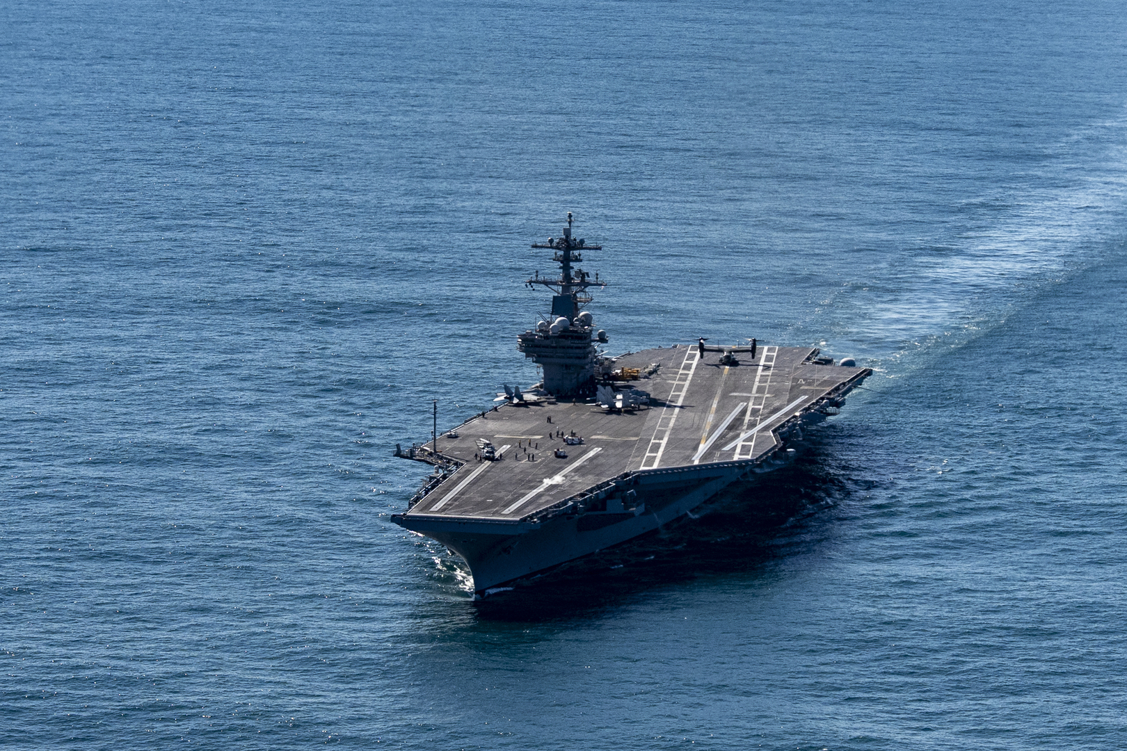 الولايات المتحدة ترسل حاملة الطائرات جورج دبليو بوش إلى منطقة العمليات العسكرية ضد إيران