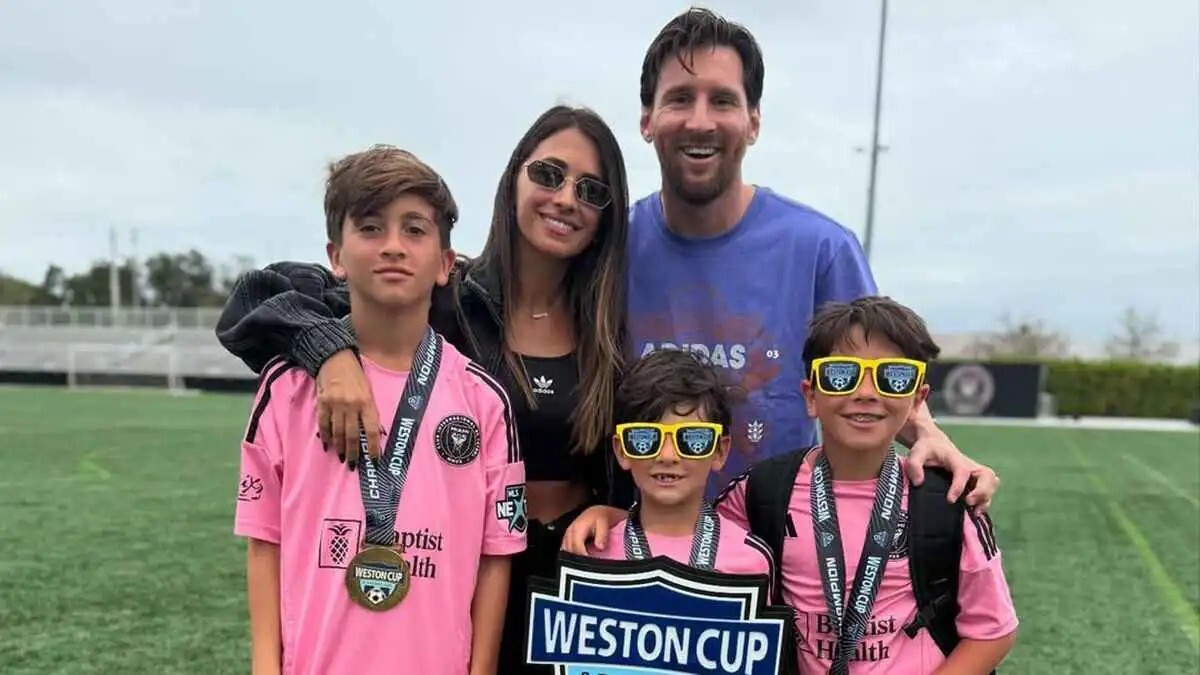 "تكريم استثنائي".. إنتر ميامي يكافئ ميسي بطريقة فريدة وهدية تاريخية (فيديو)