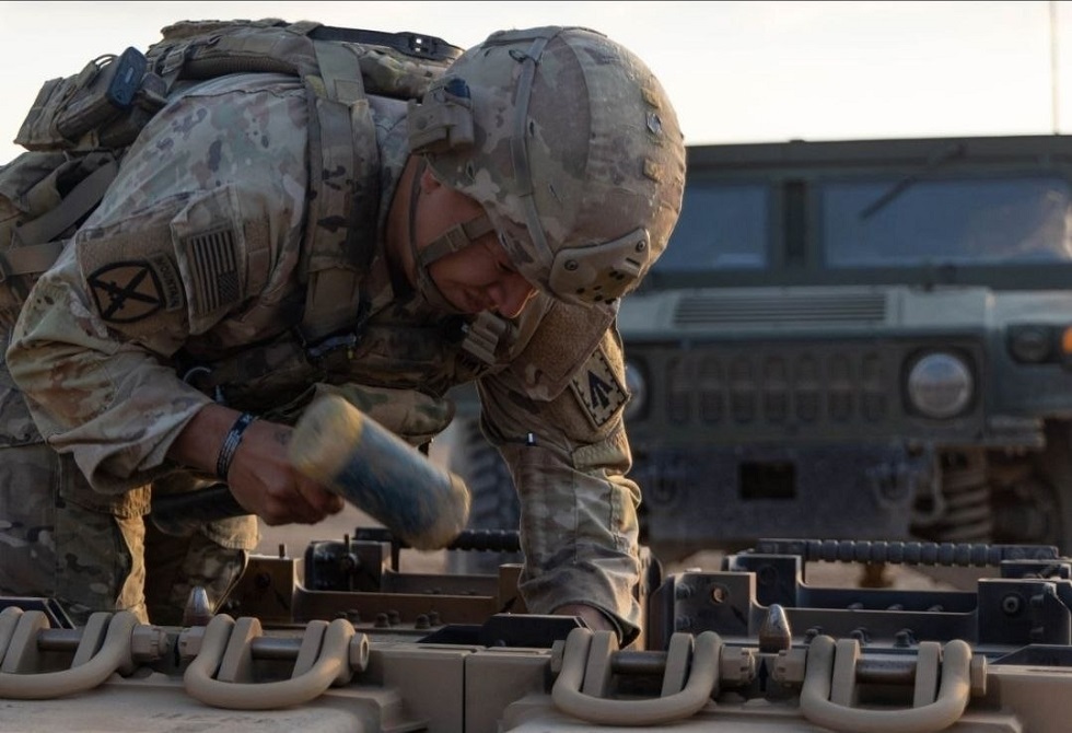 بيان إيراني يدّعي استهداف قاعدة "الأمير سلطان" وزوارق دعم أمريكية قبالة سواحل عمان