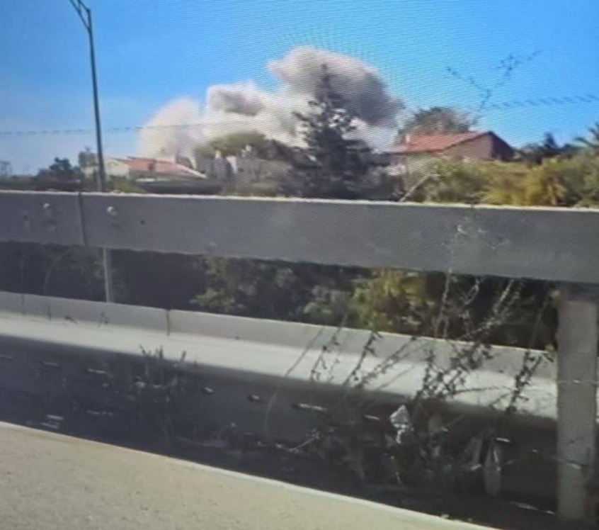 مراسلتنا: أنباء عن إصابة كنيس يهودي في بيت شيمش إثر سقوط صاروخ جنوب إسرائيل