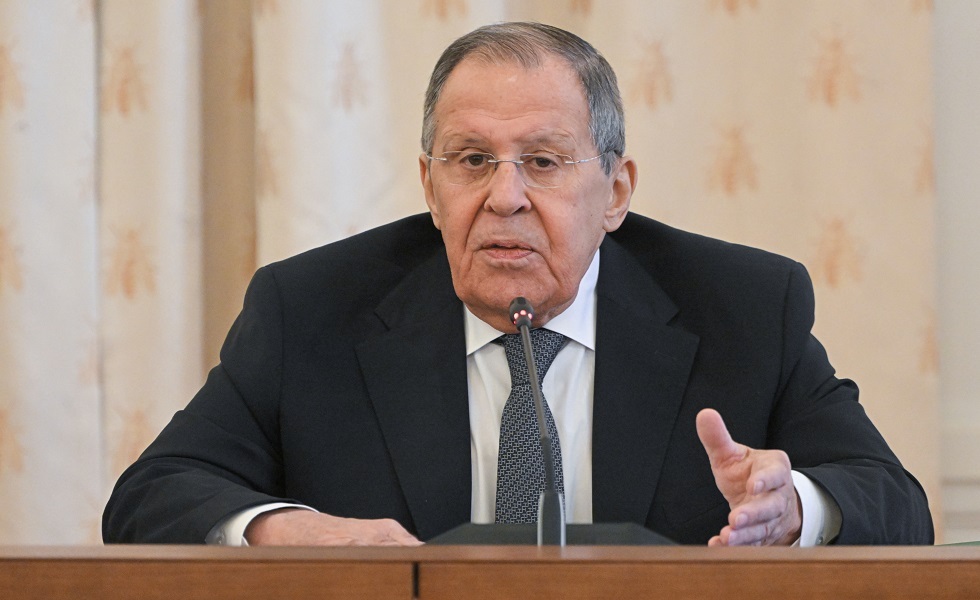 لافروف: الولايات المتحدة وإسرائيل تحاولان تأليب الدول العربية في الخليج ضد إيران