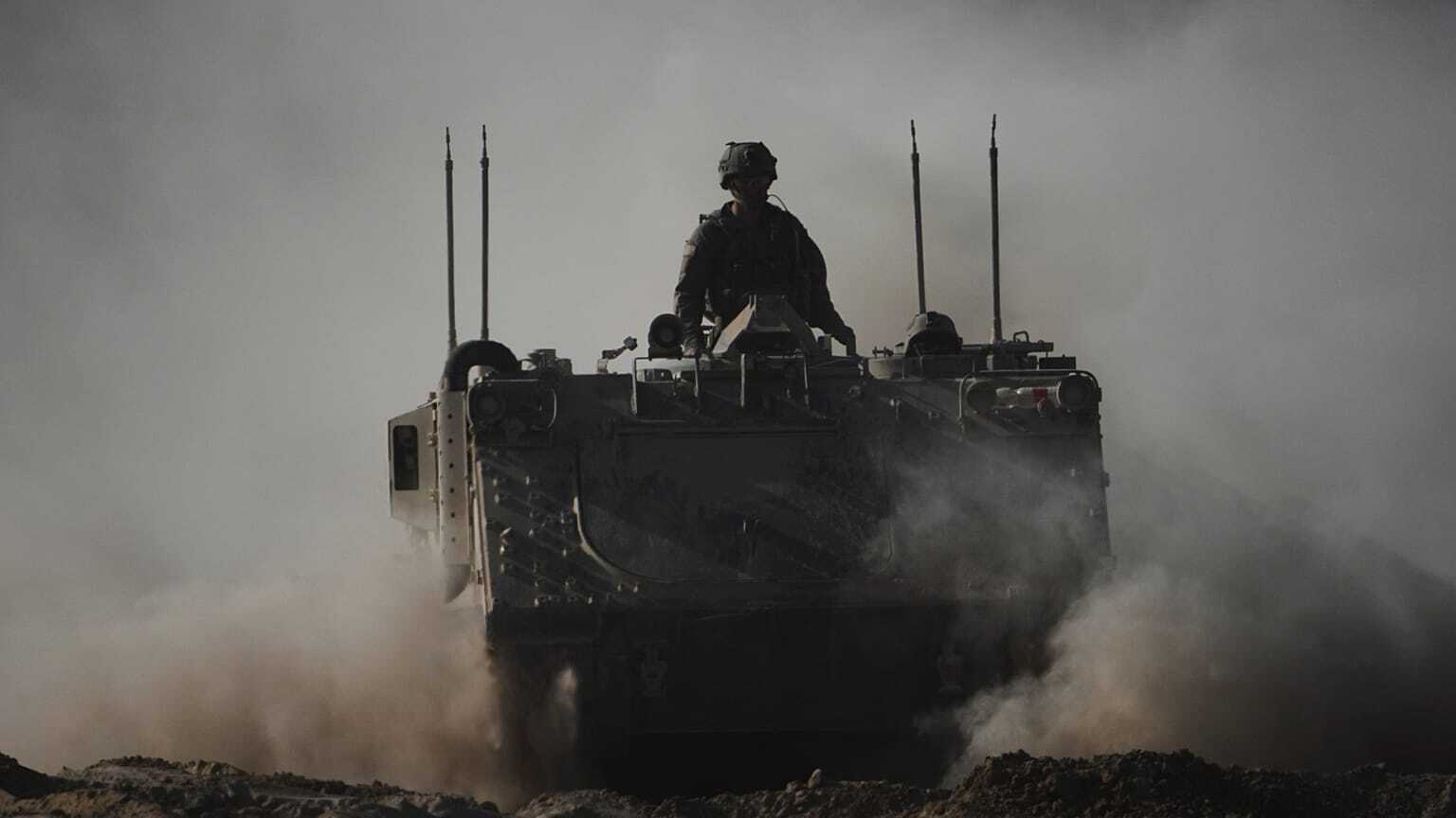 تل أبيب ترد على باريس وتوقف مشترياتها العسكرية من فرنسا