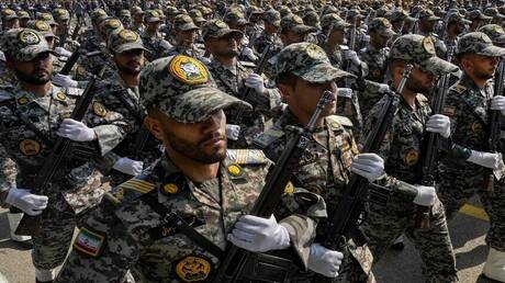 الحرس الثوري الإيراني يعلن مقتل 7 عسكريين رفيعي المستوى