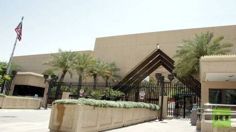  واشنطن بوست: هجوم بطائرتين مسيرتين يستهدف مقر الاستخبارات داخل السفارة الأمريكية في الرياض 