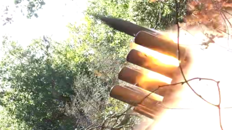 موقع عبري يتحدث عن "صدفة" التنسيق بين حزب الله والحرس الثوري باستهداف إسرائيل