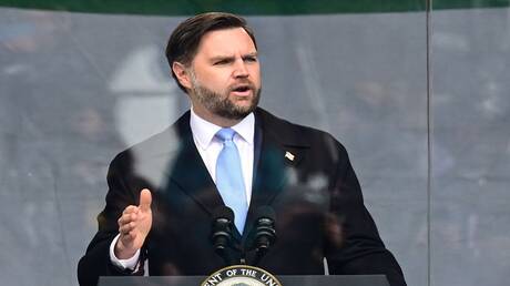 نائب ترامب السابق يصرح: "أعترف.. لقد سئمت من عالم السياسة"