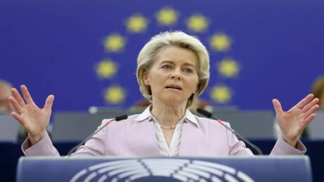 فون دير لاين تواجه شبح تصويت جديد بحجب الثقة وسط أزمة داخلية في البرلمان الأوروبي