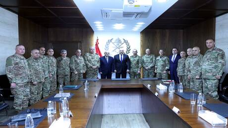 الرئيس اللبناني: الجيش خط أحمر إذا اهتز تعرض الوطن للخطر