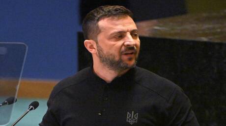 دبلوماسي أوروبي: زيلينسكي يعيش في عالم منفصل عن الواقع 