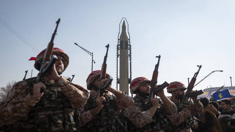 "فارس" تكشف عن 5 بنى تحتية أمريكية حيوية في دول عربية خليجية قد تصبح "أهدافا مشروعة" لإيران (صور) 