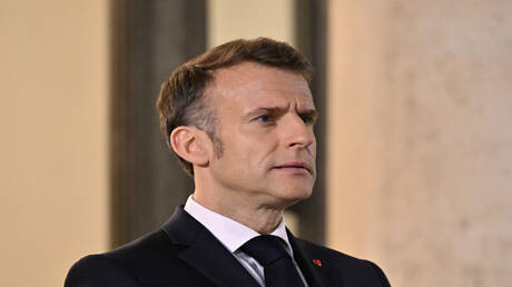 ماكرون يكشف تفاصيل مكالمته مع الرئيس الإيراني بزشكيان .. عاجل 