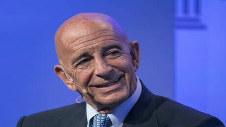 باراك: لم نحث سوريا على المساعدة في نزع سلاح "حزب الله"