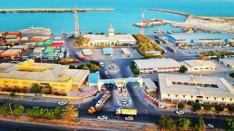 ضربة أمريكية-إسرائيلية تستهدف ميناء بندر لنجة في إيران