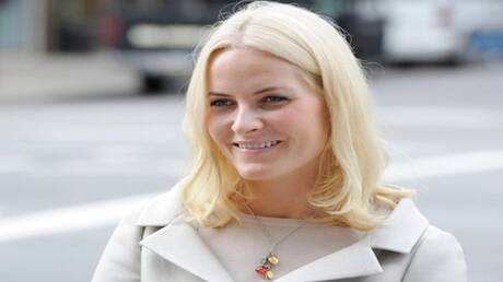 ولية عهد النرويج تشير إلى أن إبستين "تلاعب بها" 