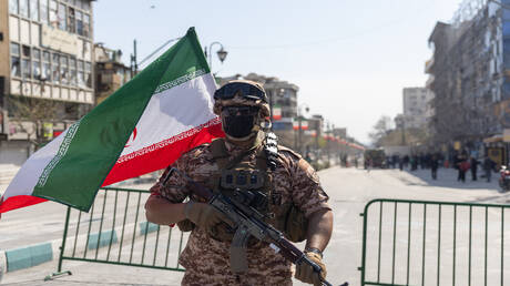 الحرس الثوري يلقي القبض على أحد الجواسيس الرئيسيين لإسرائيل