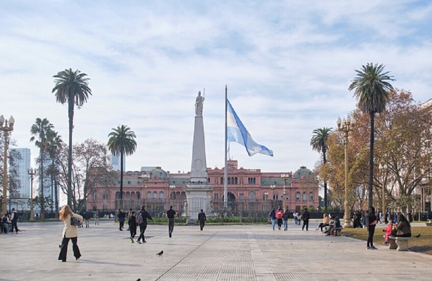 الأرجنتين تدرج الحرس الثوري الإيراني على قوائم الإرهاب