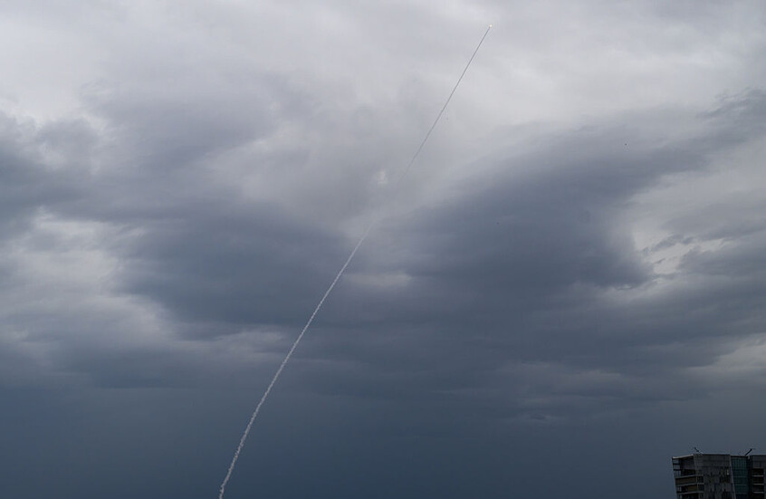 "حزب الله" يشن هجمات واسعة بالصواريخ والمسيرات على كريات شمونة ومواقع عسكرية إسرائيلية