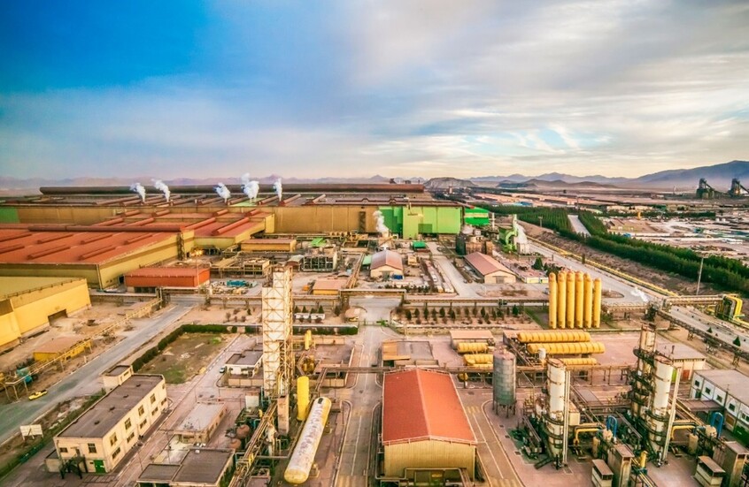 للمرة الثانية.. قصف عنيف يطال مجمع "فولاد مباركة" وشركة تابعة له في أصفهان