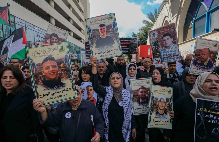 إضراب شامل يشل الضفة الغربية احتجاجا على إقرار الكنيست "قانون إعدام الأسرى" (صور)