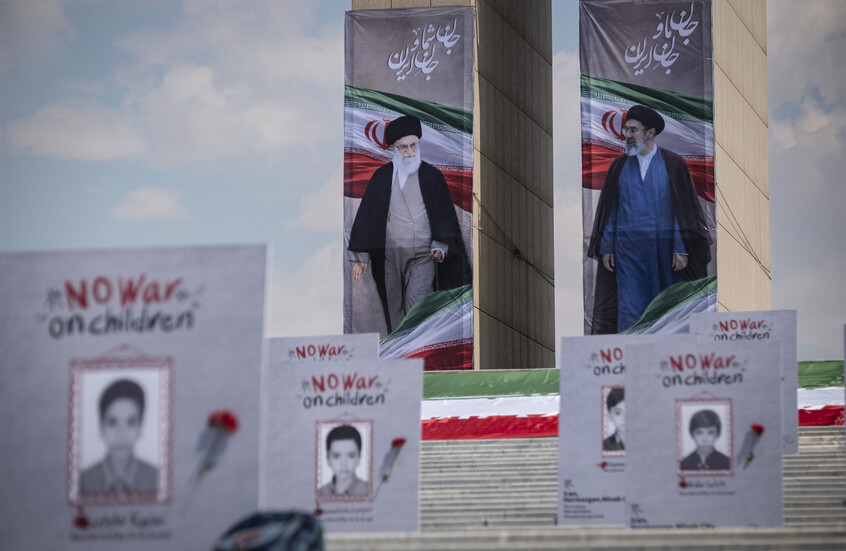 المرشد الإيراني مجتبى خامنئي يوجه رسالة إلى الشعب بمناسبة يوم الجمهورية الإسلامية.. ماذا جاء فيها؟