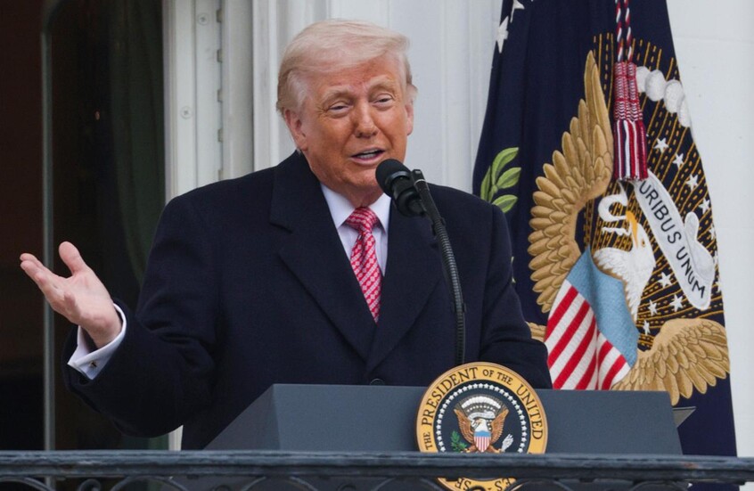 ترامب "ينكأ جراح" ماكرون: زوجته تسيء معاملته ولا يزال يترنح من الصفعة على وجهه