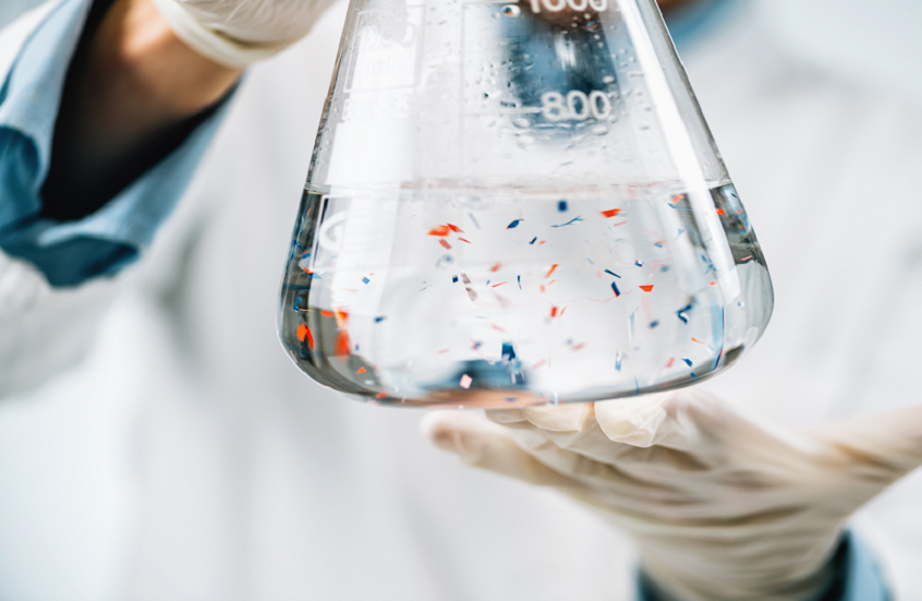 هل العبوات البلاستيكية خطرة فعلا؟.. دراسة روسية تجيب