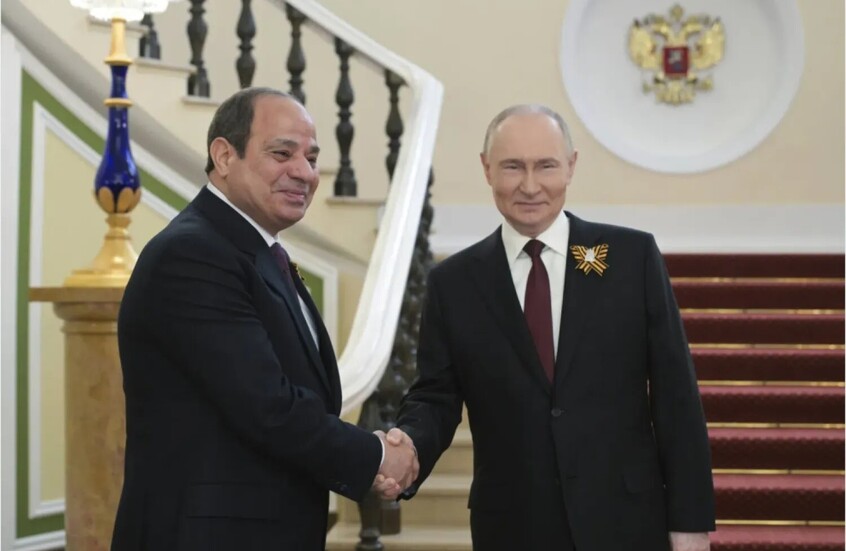 بوتين يدعو الرئيس المصري لزيارة روسيا