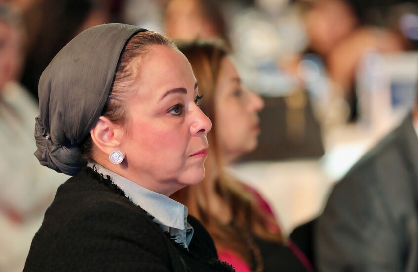 مركز حقوق المرأة يحذر من قرار حظر عمل المصريات في بعض المهن بالخارج