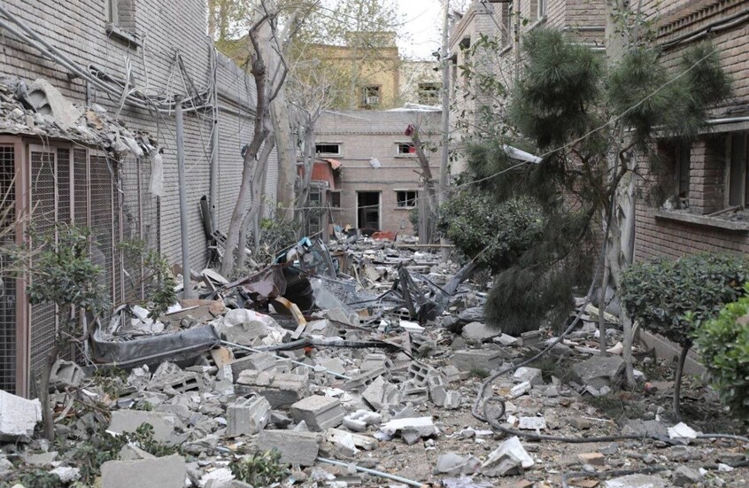 في هجمات أمريكية-إسرائيلية.. استهداف معهد باستور الإيراني وجسر "B1" في كرج