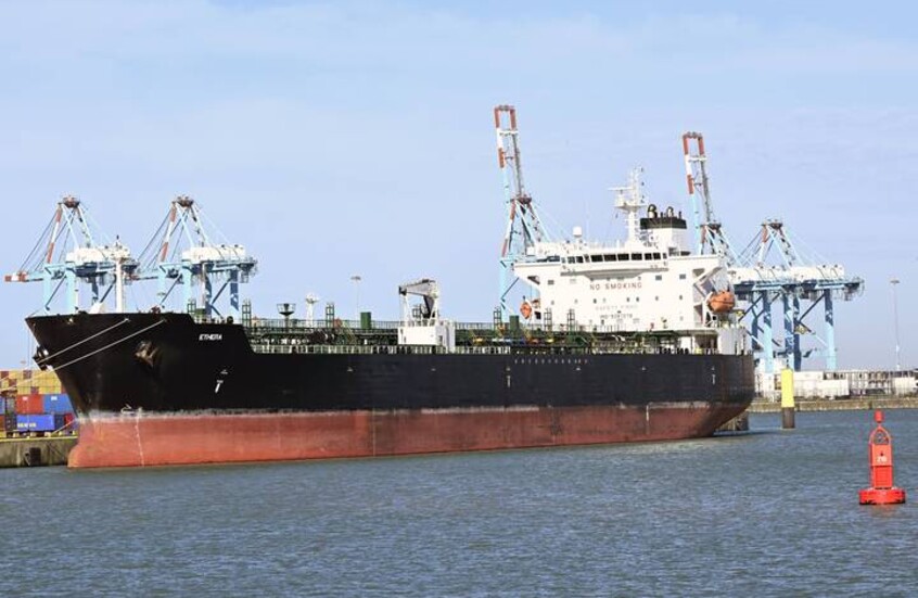 دميترييف: طابور الانتظار على موارد الطاقة الروسية طويل جدا