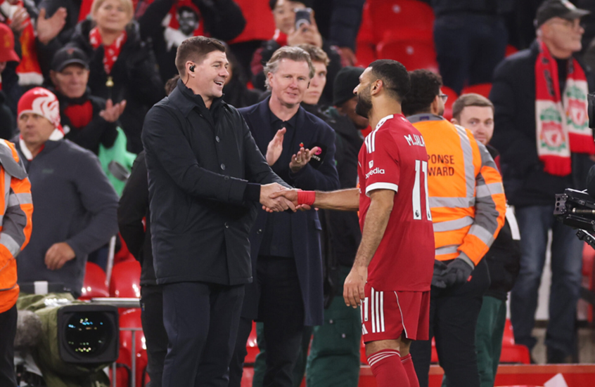 "سيواصل اللعب في أوروبا".. جيرارد يكشف تفاصيل إقناعه صلاح بعدم الرحيل عن ليفربول وسط الخلافات