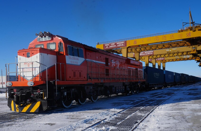 نائب رئيس الوزراء الروسي:  نمو ملحوظ في حركة نقل البضائع عبر ممر "شمال - جنوب"