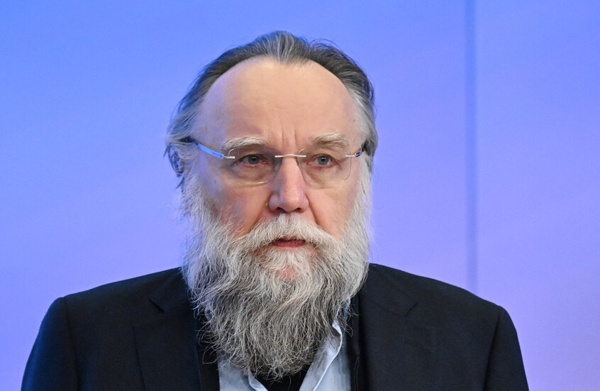 مفكر روسي: انتصار إيران سيجعلها القطب الأساسي للإسلام