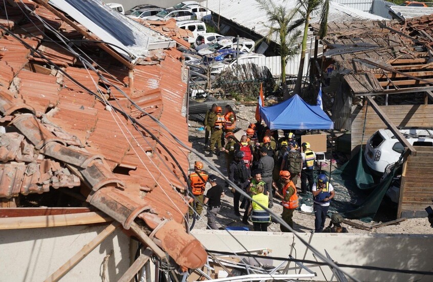 إعلام عبري: صافرات الإنذار تدوي في عدة مناطق إسرائيلية