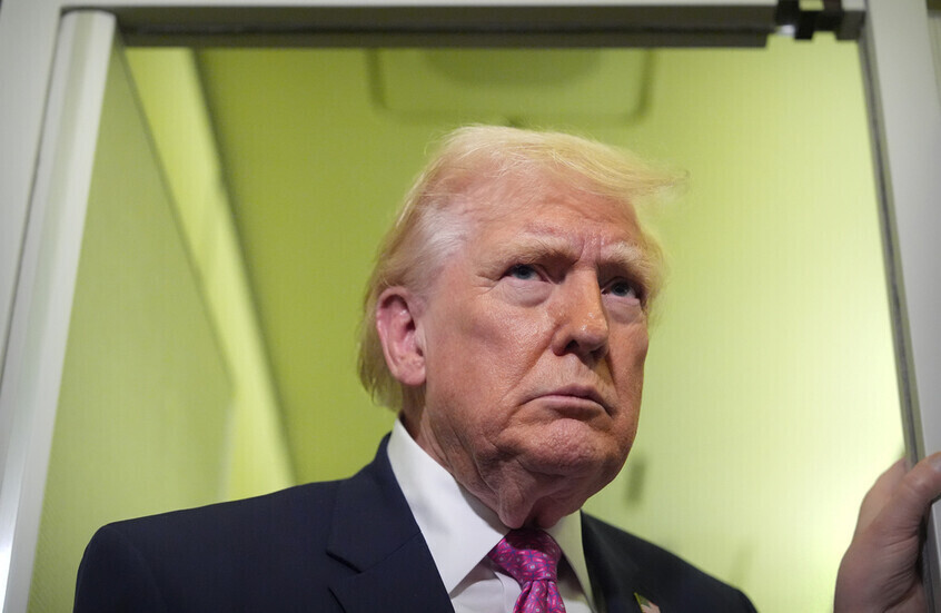 "المزيد قادم".. ترامب يشيد بقصف جسر كرج ويدعو إيران لإبرام اتفاق (فيديو)